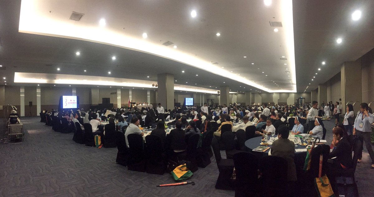ashsbluebridge's tweet photo. NH: #CEAP2017 School Heads' Meeting led by Fr. Joel Tabora, SJ, CEAP President. https://t.co/BAbnEtQNyN