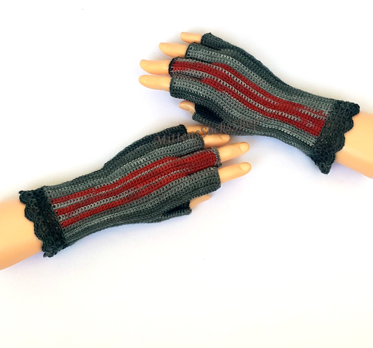 mittenssocks's tweet photo. https://t.co/HuljSOyFMZ #mittenssocksshop #etsyshop #Fingerlessgloves #handwarmers #armwarmers #crochet #wristwarmers #handmade #halffinger https://t.co/IjwxCFOP3j