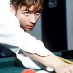 —Blue eyed cocky lad, britain lover, nostalgic, funny. Self confident, friendly

⇨Eng/Spa RP
⇨Descriptive

RT/Fav?

#FreeRol #OpenRP #SexRol