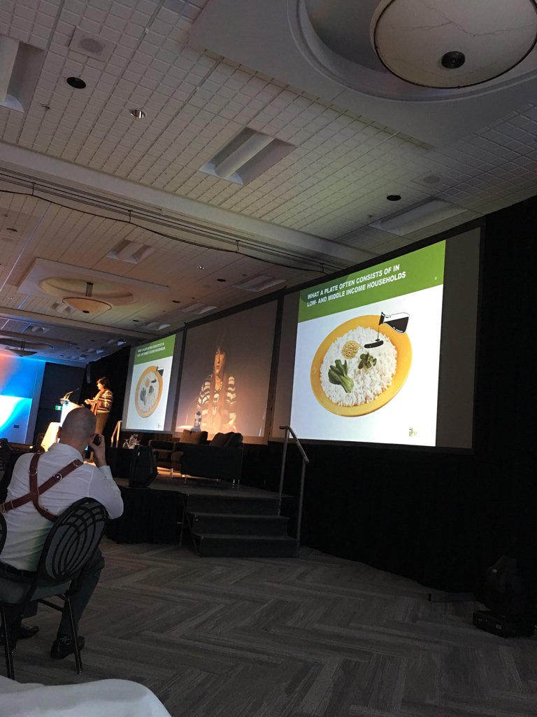 BioscienceMB's tweet image. Keynote speaker @Moenchpfanner shows what a plate of food looks like for low- and middle-income. #ABIC2017 #SolutionsStartHere