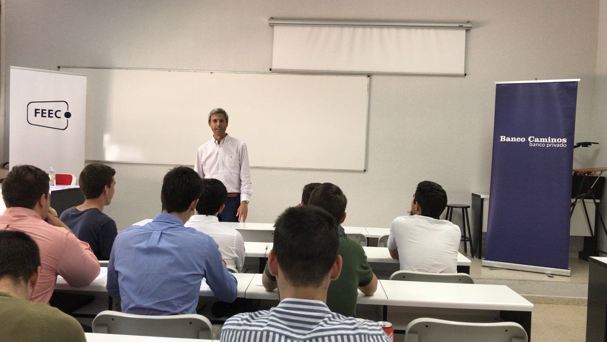 FEECaminos's tweet photo. Hoy, seminario de análisis de inversión, impartido por el profesor Samuel Carpintero #feec https://t.co/l4TzuMunRu