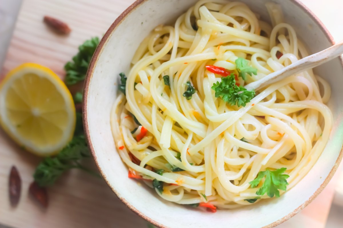 AnishaRMistry's tweet image. Lange Tage? Verbringe weniger Zeit in der Küche mit diesem schnellen Chili #Pasta #Rezept. bit.ly/2wUb06w