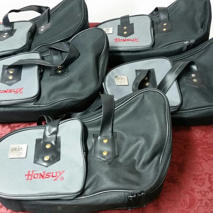 dearmonia_com's tweet photo. Se venden 5 cornetas Honsuy Do reb con funda incluida. Mas info: 619712943 (WhatsApp) https://t.co/FlS5TGerPa