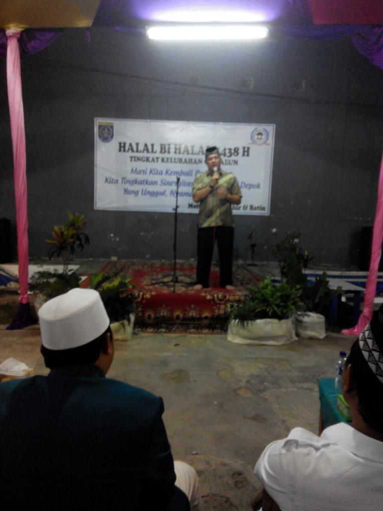 TaposTerbaik's tweet photo. Camat Tapos hadiri dan beri sambutan di acara halal bihalal di Kelurahan Cimpaeun Kec. Tapos https://t.co/BHiyu5Hkz6