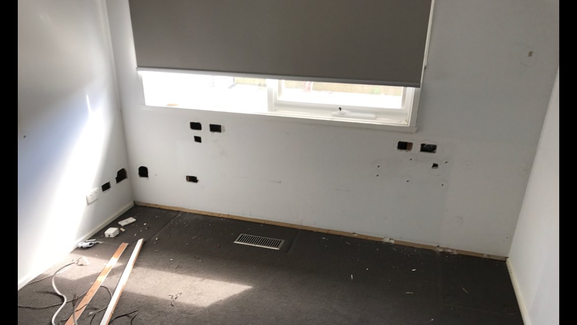 CleanPlaster's tweet photo. The things we do for friends after work.😊
#cleanplaster #ecofitelectrical #melbourne #morningtonpeninsula #plaster #patchingholes https://t.co/wanTXvrBcr