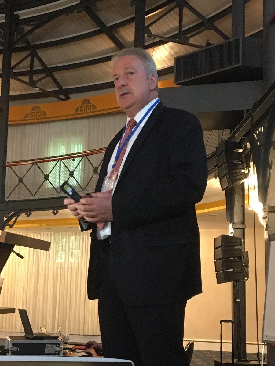 StefanOecking's tweet photo. #abaFVMS @aba_bAV Jetzt Harald Heck @soka_bau zu Möglichkeiten und Grenzen tariflicher Regelungen im #Sozialpartnermodell https://t.co/PdXgdKA3MQ