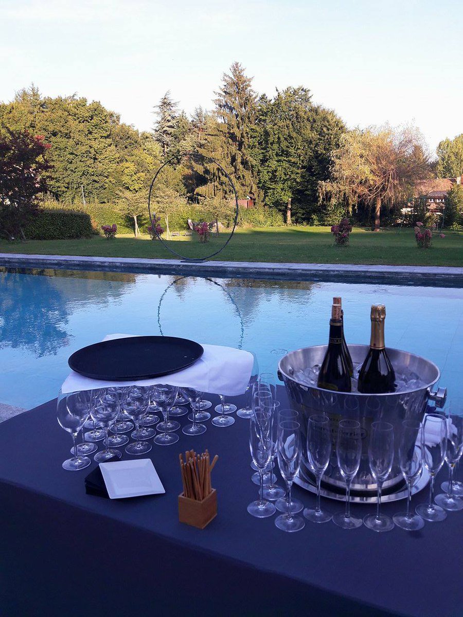 Hubris_vin's tweet photo. A voir sur le blog : Hubris à #Lausanne dans une #villa privatisée pour un #évent au bord du #Lacléman
#winelover 
 https://t.co/l64iEiIw6d https://t.co/zy1o8mdm5i