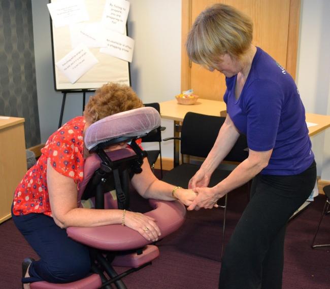 HandsOnAtWork's tweet photo. It's time for the #NHS #Bromsgrove staff to receive their regular #workplacemassage from our team - a lovely wellbeing treat to switch off! https://t.co/Jsv68dHU2x