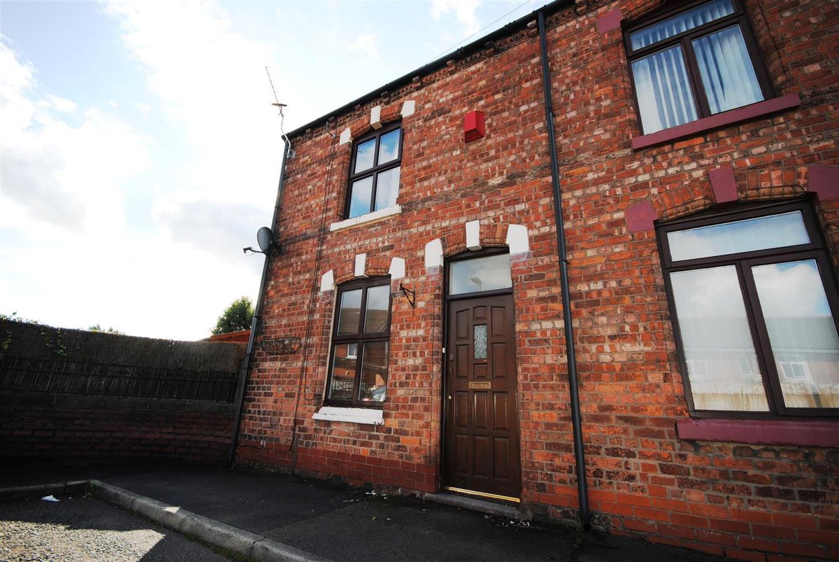 LeadersNorth's tweet photo. Want to make this 2-bed #property in  #Wigan your new home? https://t.co/nuzZfStMen https://t.co/s0I89zKzor