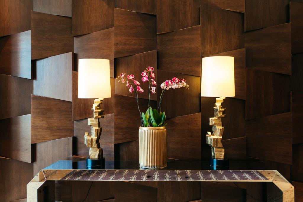 MetropolPalace's tweet photo. We like our outstanding #interior which is #dramatic and #calming at the same time. #metropolpalace #theluxurycollection #lobby https://t.co/OIppnYMZiP