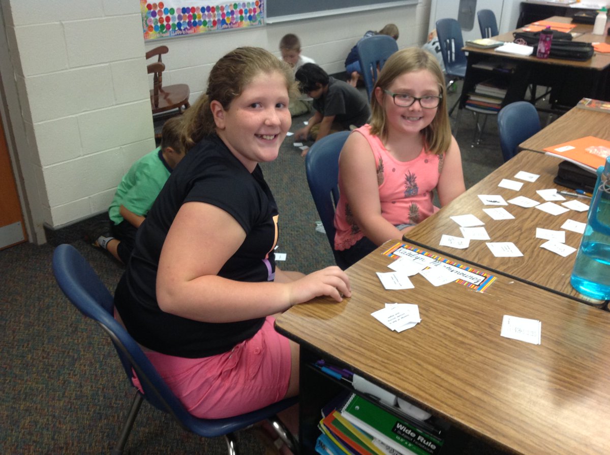 classhanback's tweet photo. Sorting to learn how the environment affects living things!
@MIS_SocialMedia #EnvironmentalInfluencecards #PearsonScience https://t.co/rQ6XIwJcQY