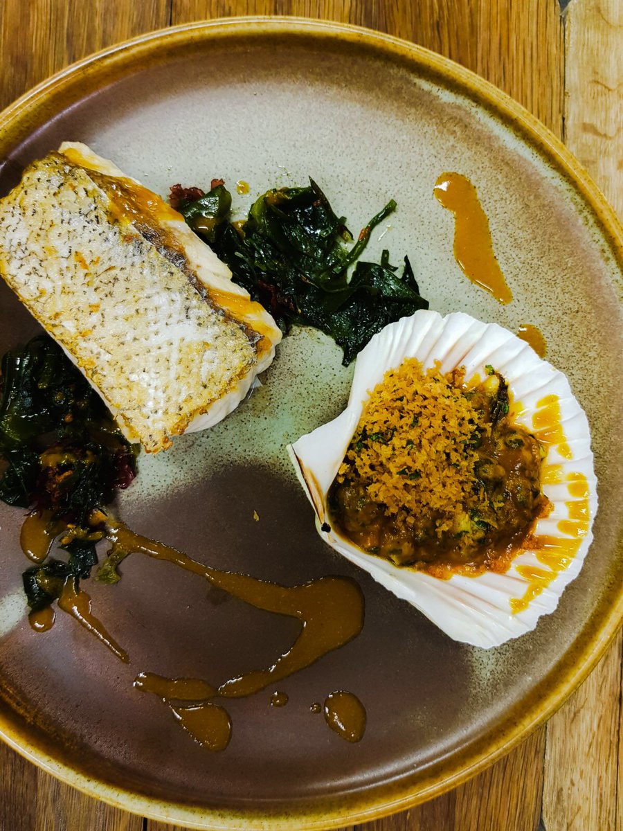 Lyme Bay Hake, mussels chorizo and parsley pesto, sea herbs, bisque.
Looking stunning and tasting even more incredible. #Foodie #MarketFish