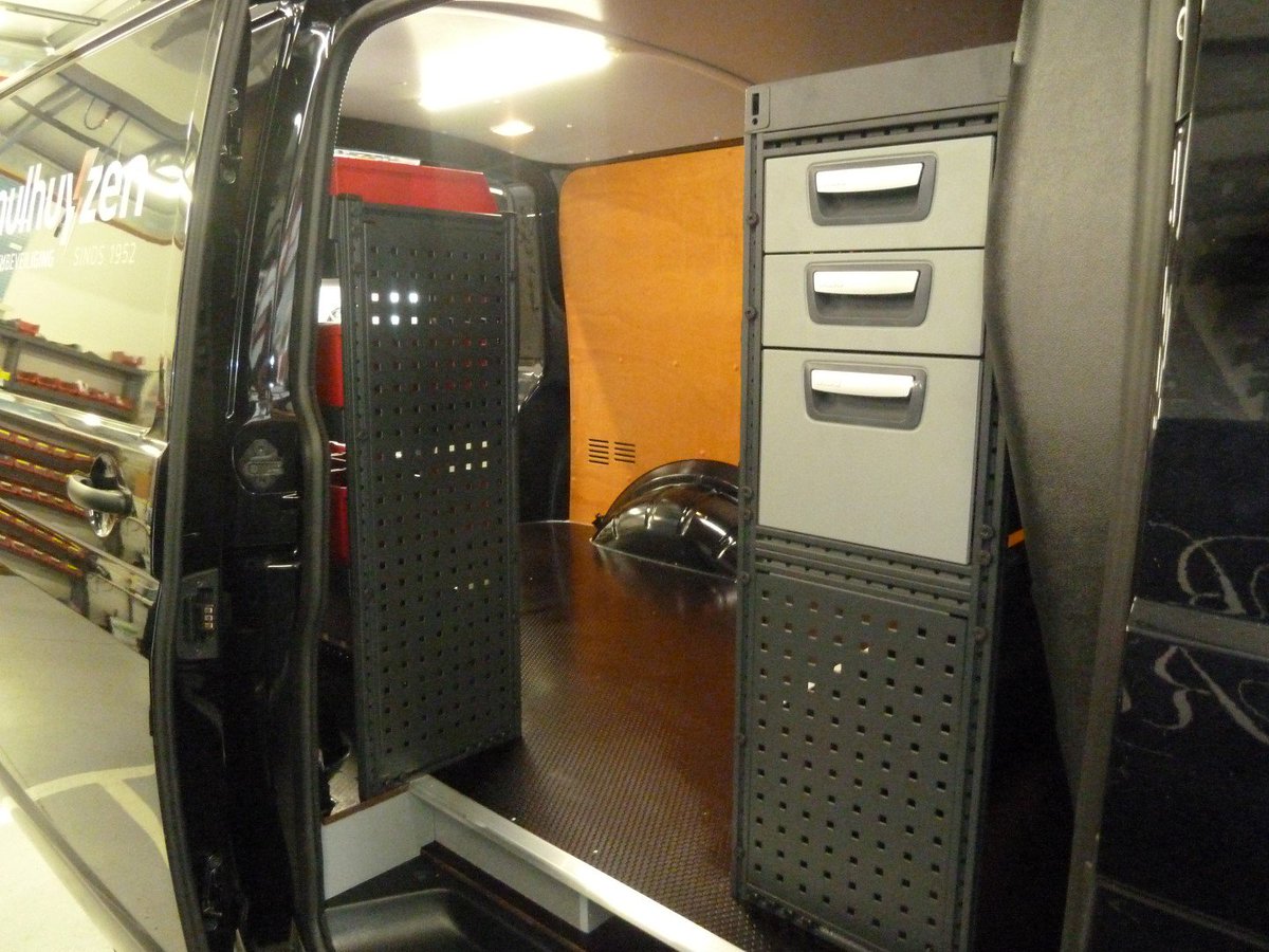 modulsystem's tweet image. Afgelopen week weer een mooie inrichting i.c.m. een verhoogde vloer mogen plaatsen voor 1 van onze klanten! Looking good!! #ModulSystem