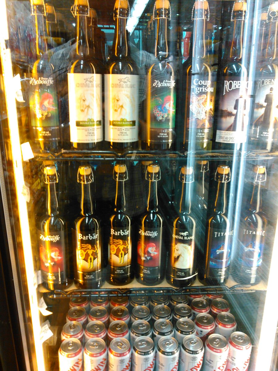 dc_jo's tweet image. Il y a même de la barbar #monyc ( et de la chouffe) #pointbiere #trip