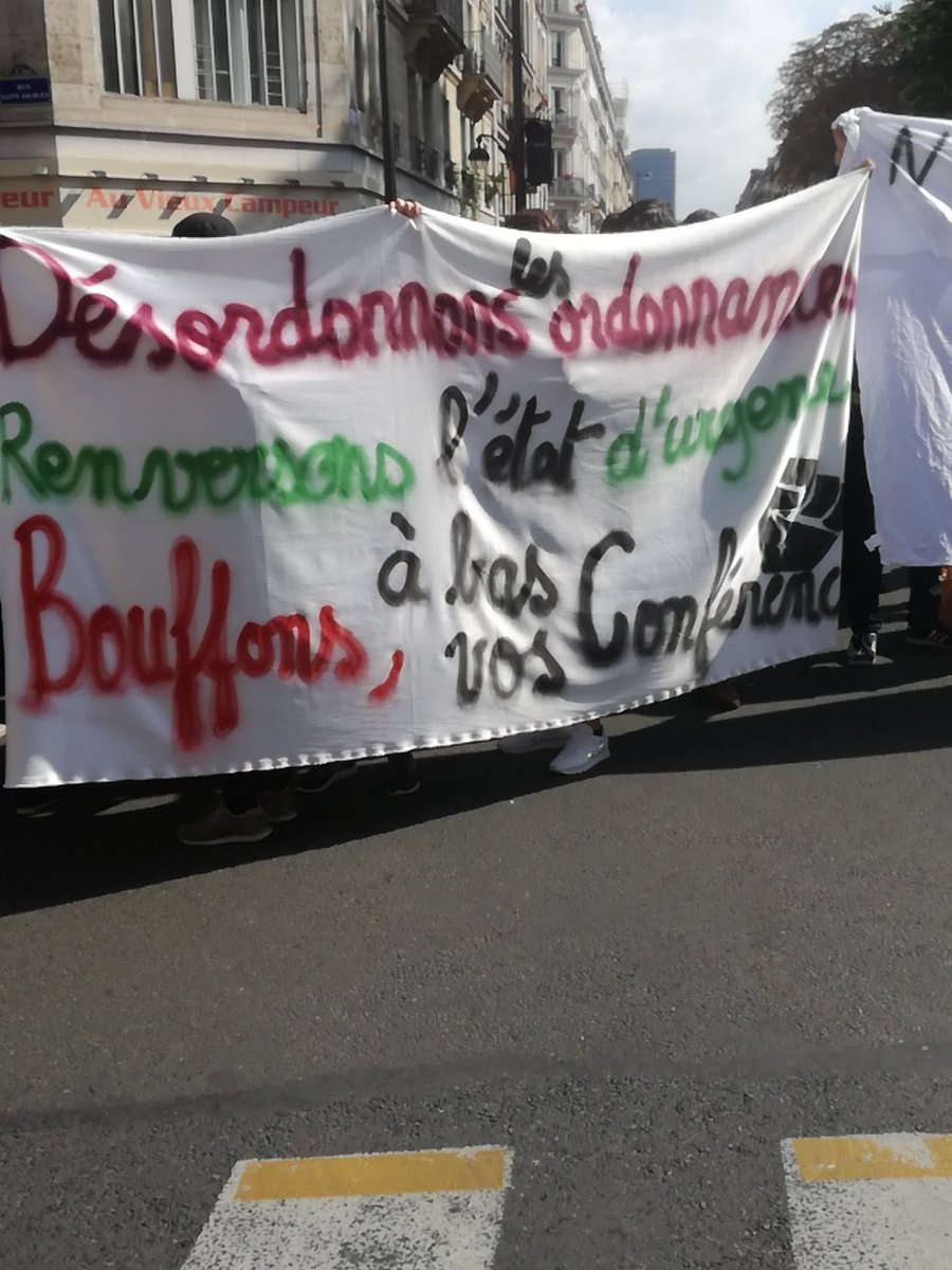 LaMeutePhoto's tweet photo. Rassemblement contre Macron à la Sorbonne #sorbonne #macron #apl #ordonnances https://t.co/FVBjhKbElD