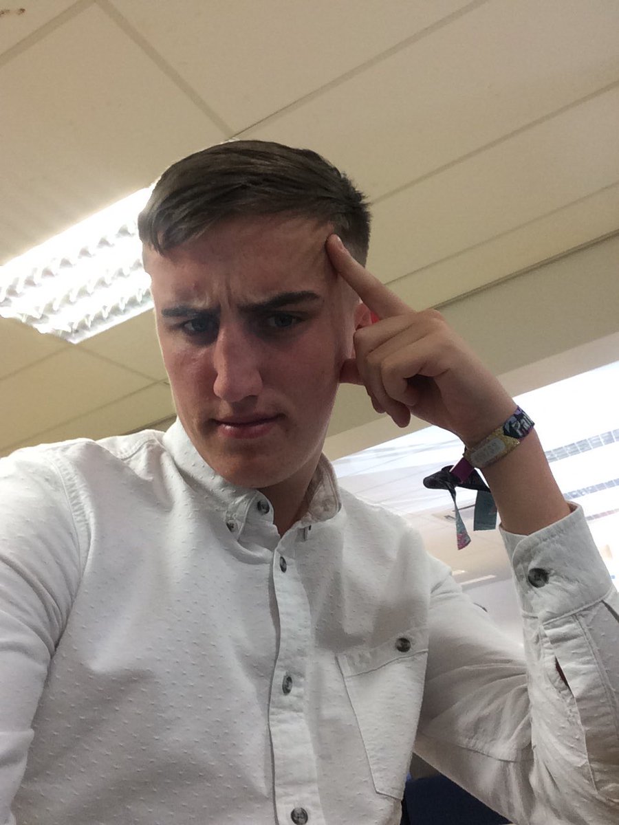 lydpinington's tweet photo. Happy Birthday stranger, enjoy your celebrations (and these lovely pictures I have of you)  ☺️🎉 xxx @matthewwdunn https://t.co/gNNYyzljhu