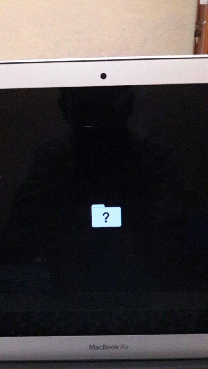 Min <a href="/makemac/">MakeMac</a> ada solusi pas upgrade macos high sierra malah gini 😷