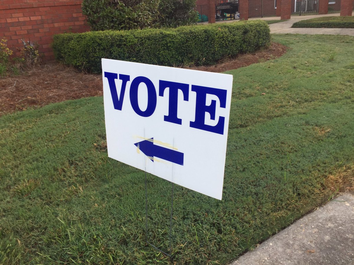 bethanyWSFA's tweet photo. .@lutherstrange and @MooreSenate face off in #RepublicanRunoff today. Winner faces Democrat @GDouglasJones in December. #vote #USSenate https://t.co/cf1CZ5ZDNB