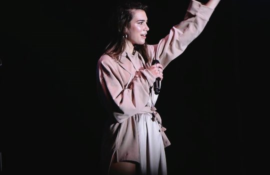 DuaLipaIRE's tweet photo. What a goddess. https://t.co/GDFA7a03Nh