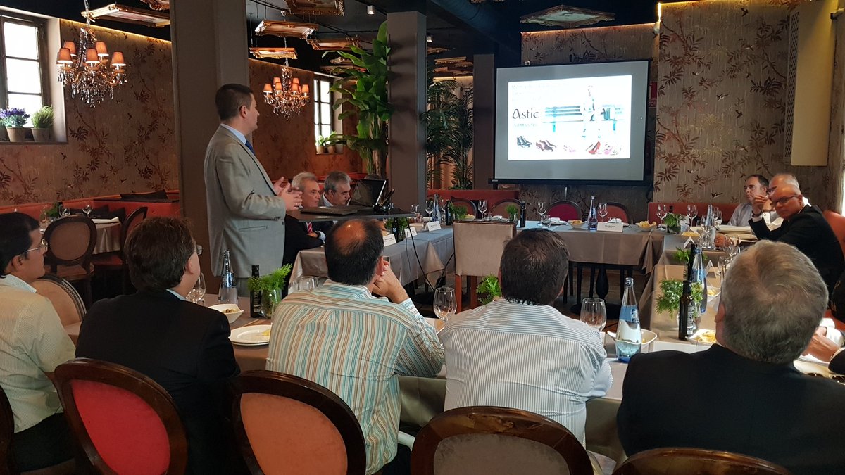 CAPELLROSA's tweet photo. Comienza el almuerzo de Astic patrocinado por Samsung: La ultramovilidad como palanca de la Transformación Digital https://t.co/LMAQ2Ub4Dm