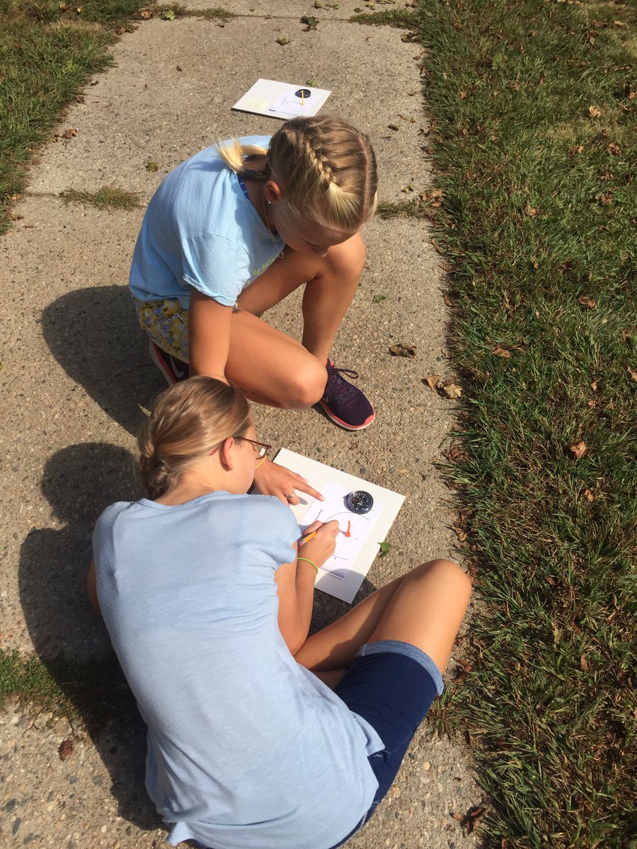 mrschamblin1's tweet photo. Observing our homemade sun trackers every hour taught us a lot about shadows and the sun's movement! #beproudbedale #medfields @FOSSscience https://t.co/ioWWOrHr6g
