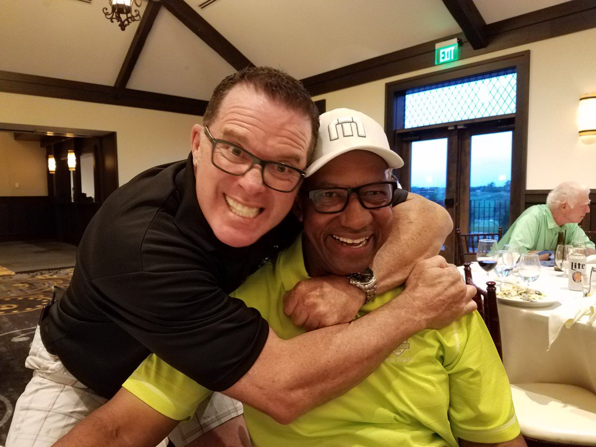 proudcyclone17's tweet photo. H-Foundation golf outing for cancer research! #FindACure @Bnovo85 @BigAntHerron @BigReg2531 @dclarkonelife88 @RetiredNFLCHI @NFLAChicago https://t.co/KuSxHSFC9X