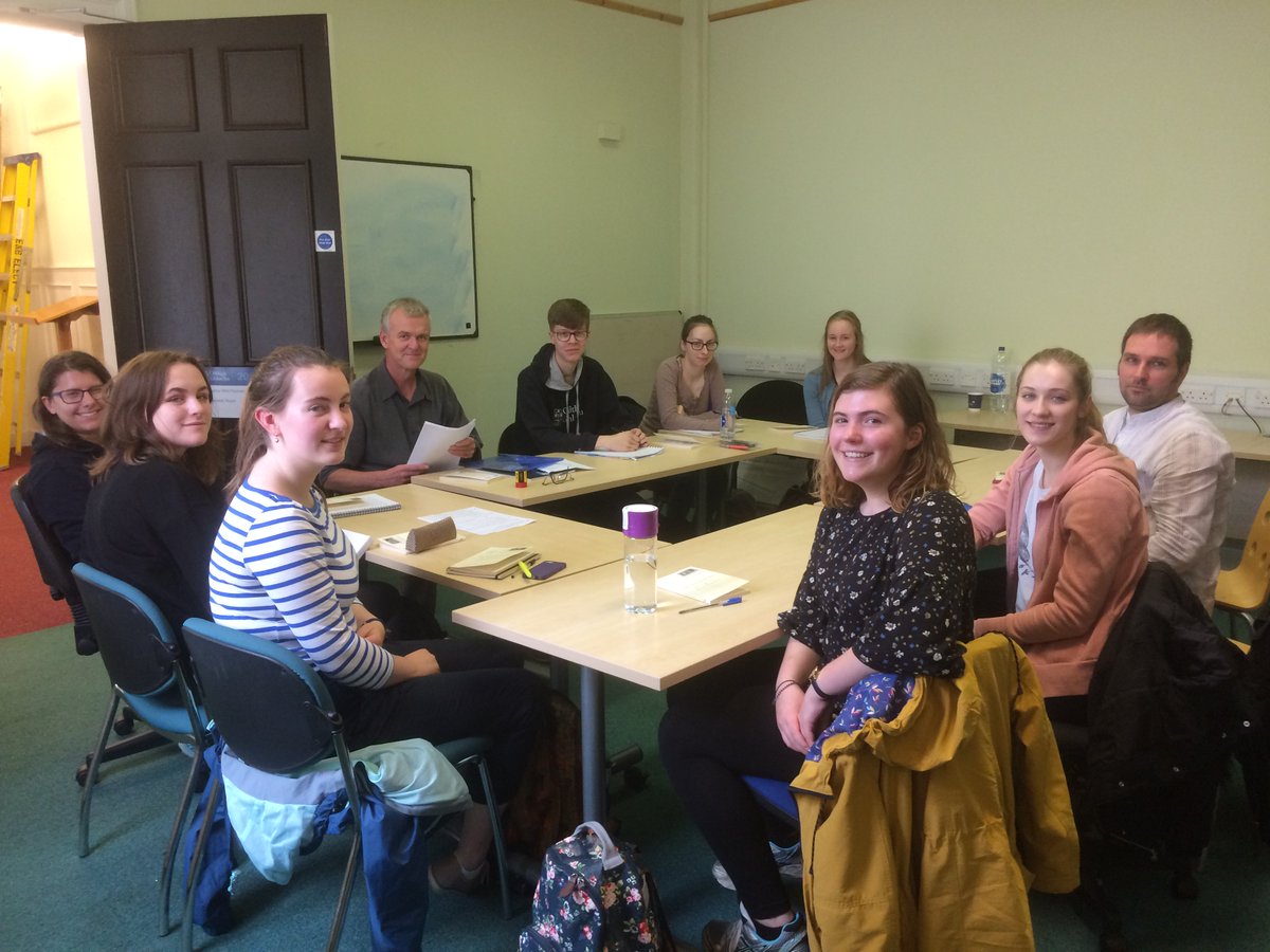 Among langs spoken by our intermediate #Gaelic class, Spanish, French, German, Croatian, Italian, a little Chinese, oh &amp; English! #EDL2017