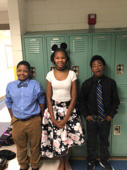 Mstewart_2u's tweet photo. @DrEmilyAMassey @CarstarphenMJ Leaders in Training @APSHarperArcher #HAMSLIT https://t.co/QrR7UbUCzB