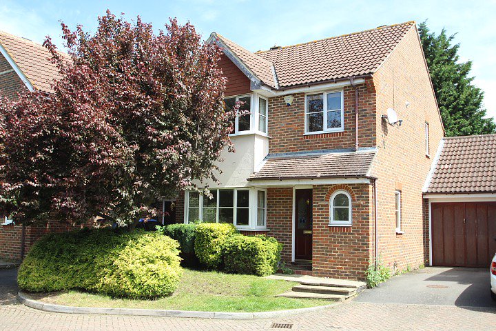 Tenant required for this #property to #rent in #Leatherhead. 3-bedrooms and good location ldrs.ly/XqCPU
