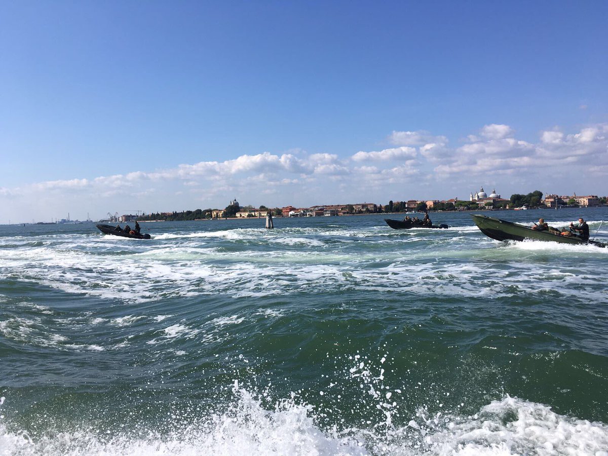 gigi_chigi's tweet photo. Ex #DELTA2017. Presa di mare prime aliquote #Serenissima ora in navigazione verso Delta del #Po @Esercito @alta_web https://t.co/qbNRbJ3D5E