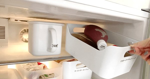 アイリス収納 インテリアドットコム 冷蔵庫収納 冷蔵庫の中は常にめまぐるしくモノが入れ替わっています そして 冷蔵庫は家の中で一番モノの出入りの多い場所なんです 家族全員が毎日使う場所だからこそ 出し入れしやすくわかりやすい冷蔵庫を
