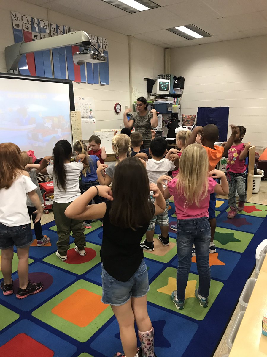 DrTcbethea's tweet photo. Caught our Kindergarten Scholars doing great things this morning!!! #WESrocks #LeadingOurPack @Title1wsfcs @wsfcs https://t.co/Ipgrenix2t