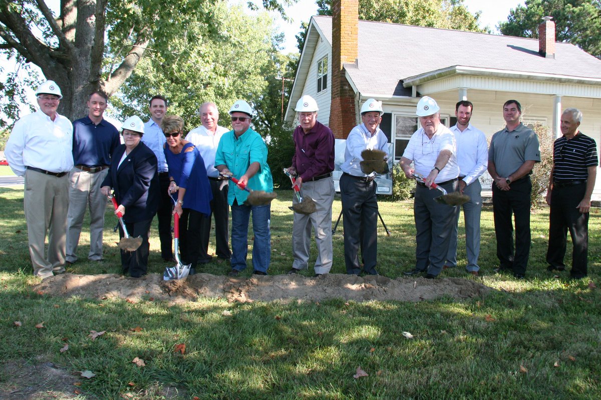 HARDAWAYConst's tweet photo. Today we celebrated the ground breaking of Southern Bank of Tennessee's new 22,000 SF Main Office in Mt. Juliet. @CivilSiteDesign https://t.co/DQRAYxBU88