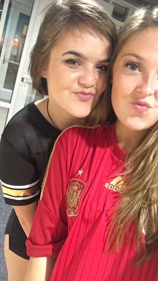 olivia__becker's tweet photo. Happy Birthday @alldaydevonrae !! 🎊🎉Welcome to the 20's club. ❤️ you! https://t.co/8CYcsmoH7y