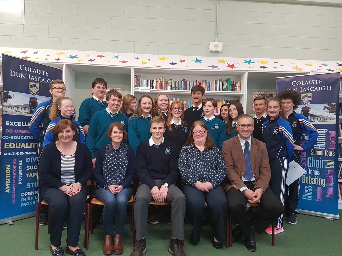 ColDunIascaigh's tweet photo. @ColDunIascaigh...Your Student Council 2017-2018! #studentleaders #studentvoice #leading4learning #activestudents @CahirNews @TipperaryETB https://t.co/ratXrwuGtu