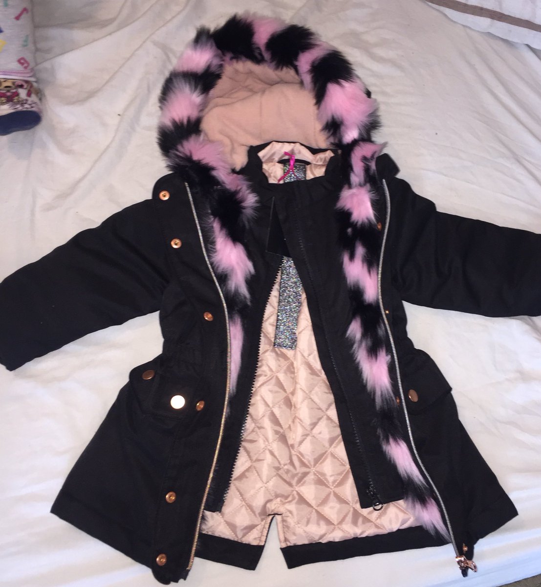 Obsessed with this @LittlewoodsIRL <a href="/verynetwork/">Very</a> #mini girls winter coat #style #toddlerfashion