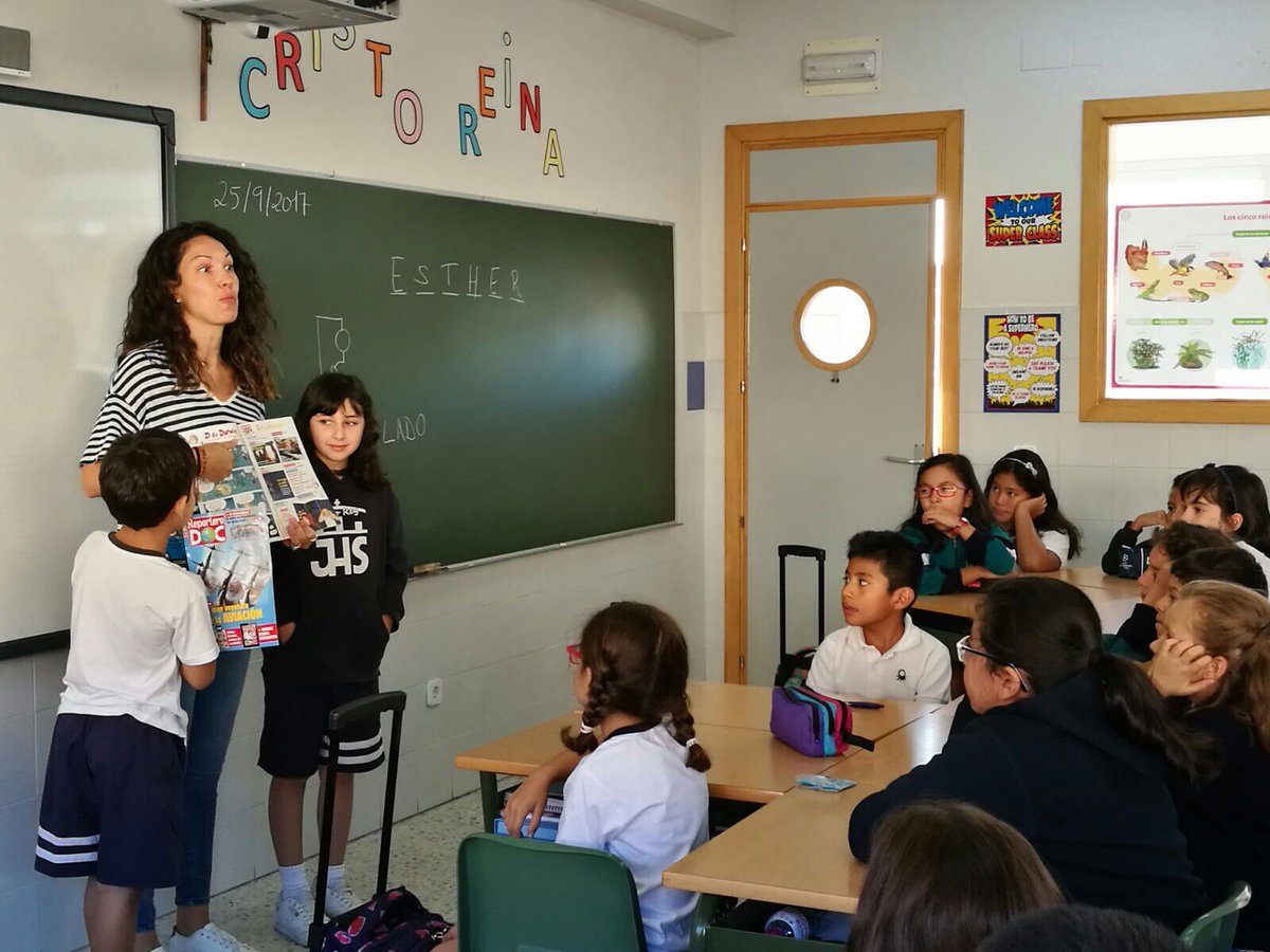 CristoReyMadrid's tweet photo. Los alumnos de #Primaria han tenido estos días animación a la lectura. 3º de Primaria #LeoLeo y de 4º a 6º de Primaria #ReporteroDoc. https://t.co/Xnmqlr19My