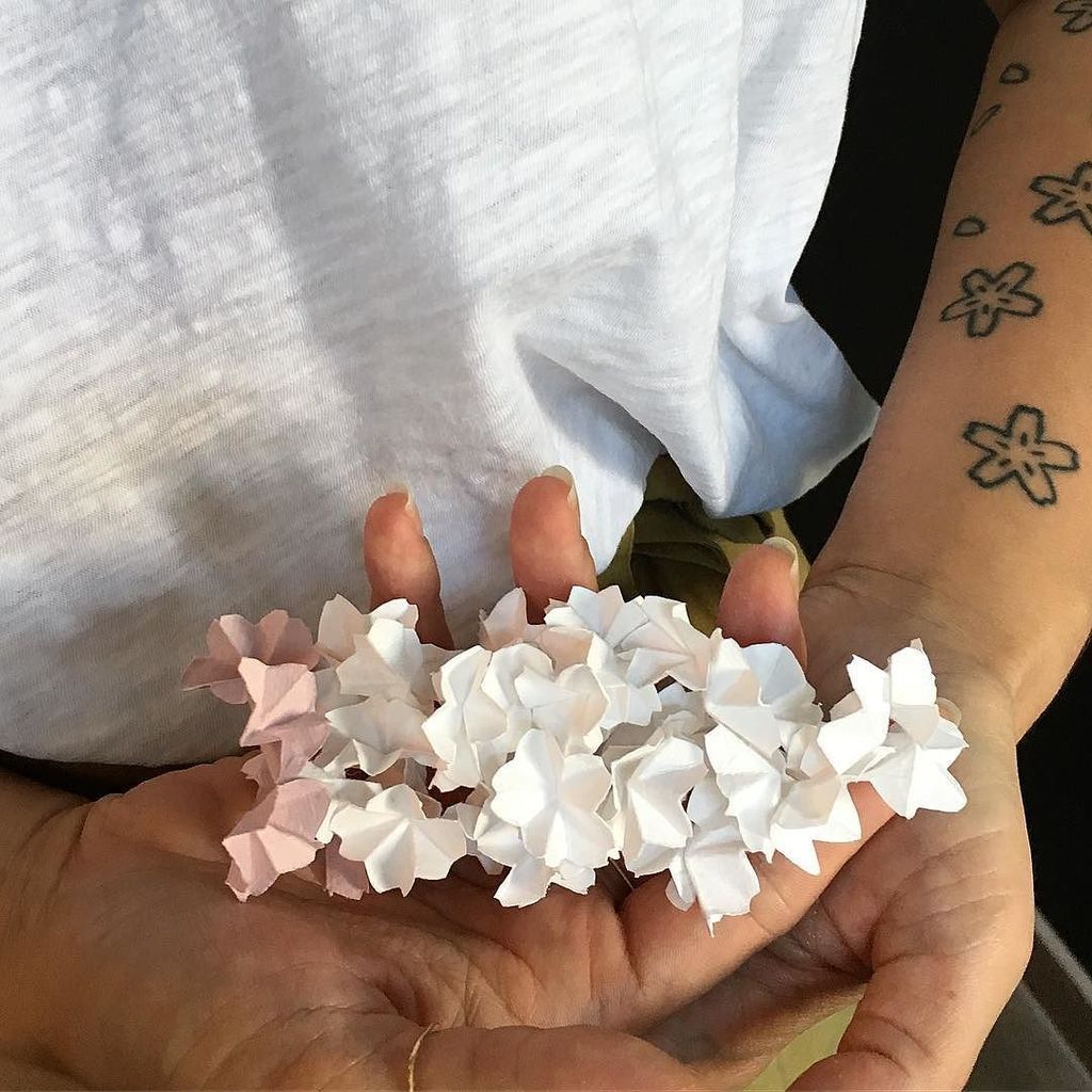 unusual #cherryblossom season <a href="/johnrossgroup/">montefiori_jrg</a> <a href="/kleinetaenzerin/">Anna Hassenrück</a> japanizing the studio #sakura #origami #handmadewith… ift.tt/2yEO7G8