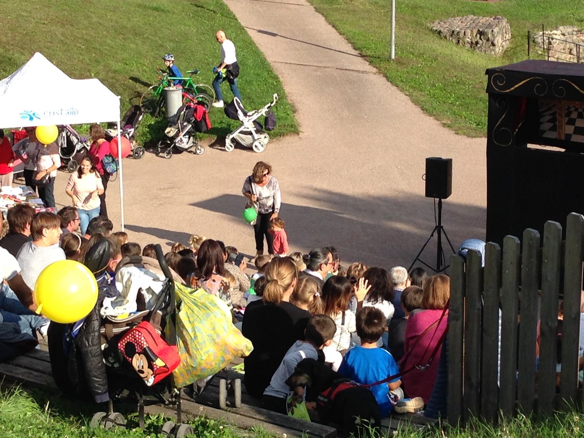 Adesso al parco delle semirurali il <a href="/TeatroCristallo/">Teatro Cristallo</a> e Luciano Gottardi con i suoi burattini per @semiruralisocialpark
