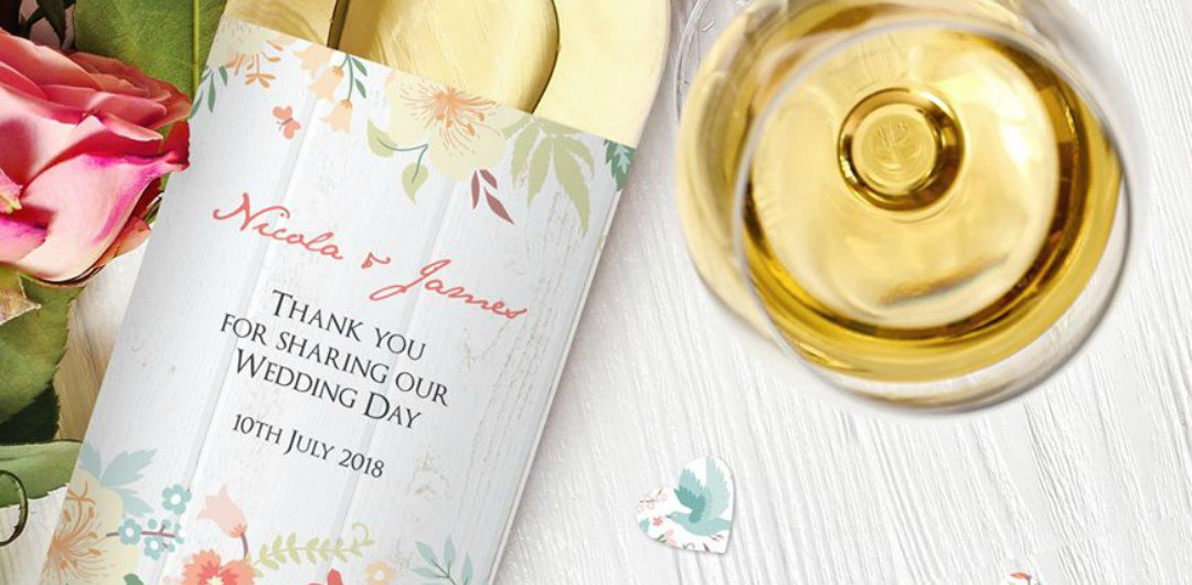 thisfordlife's tweet photo. 13 Ways to Personalise your Wedding Decor ~ https://t.co/DRhK6NgyFD
#WeddingDecor #WeddingIdeas #PersonalisedWedding https://t.co/GnYL6x7OrM