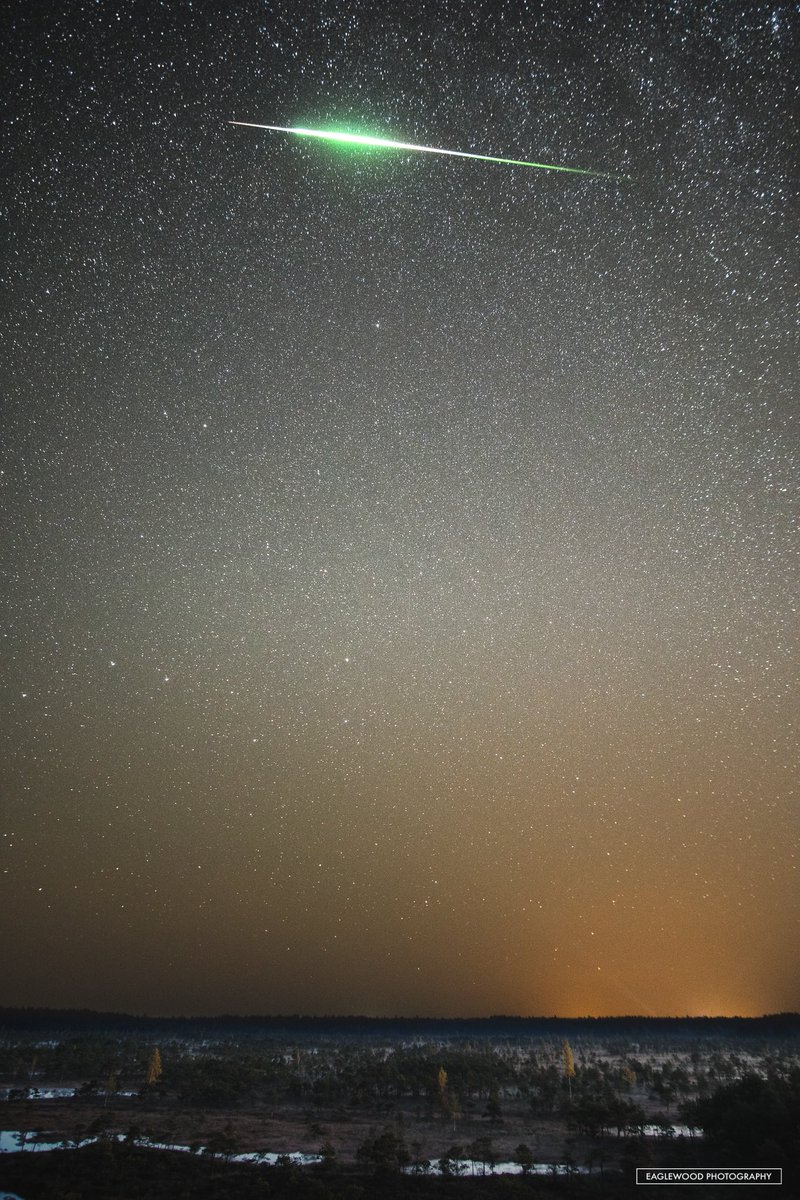 arvids's tweet photo. Meteor Explosion over Latvia | Video: https://t.co/Uy0xTO5YqK https://t.co/gRz8G9TOe0