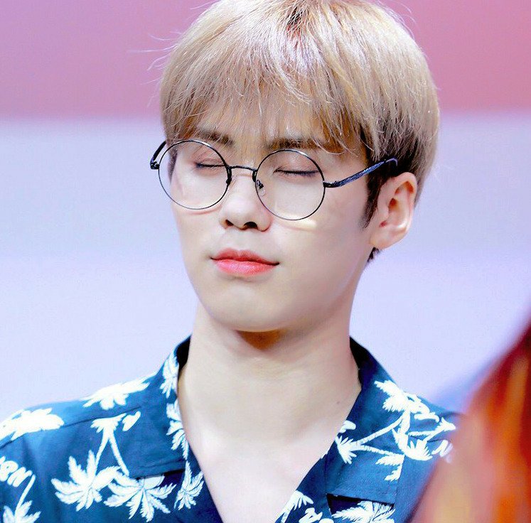 Astro__vnzla's tweet photo. Rocky ✡🍭 https://t.co/Uh0cTSF4j7