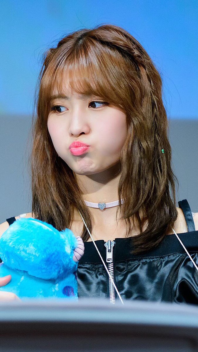 Twice モモ V Twitter こんな顔されたら 照れちゃいますね Twice モモ 可愛い Onceさんはrt 可愛いと思ったらrt