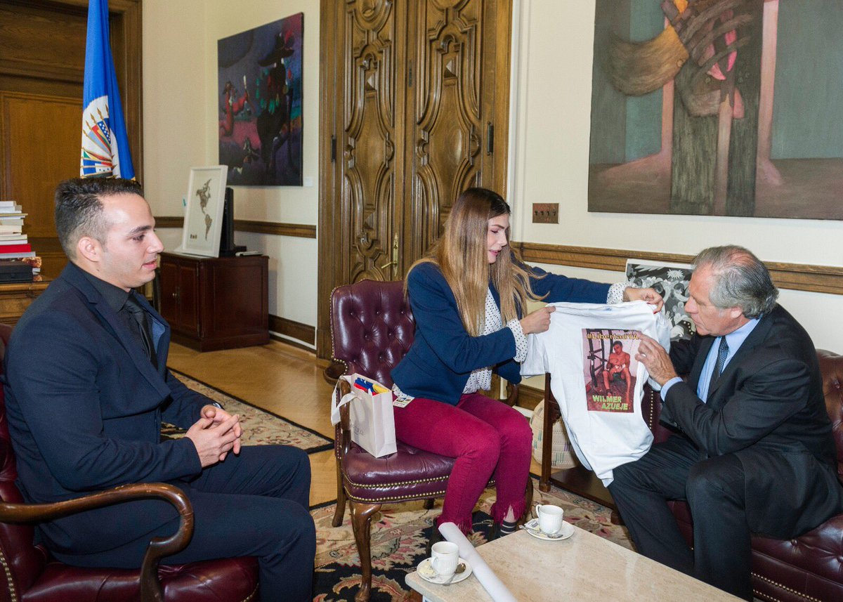 Con esposa de Dip. <a href="/AZUAJE_WILMER/">Wilmer Azuaje</a>, retenido ilegalmente desde mayo. Libertad ya! Es esto voluntad d diálogo? #OEAconVenezuela