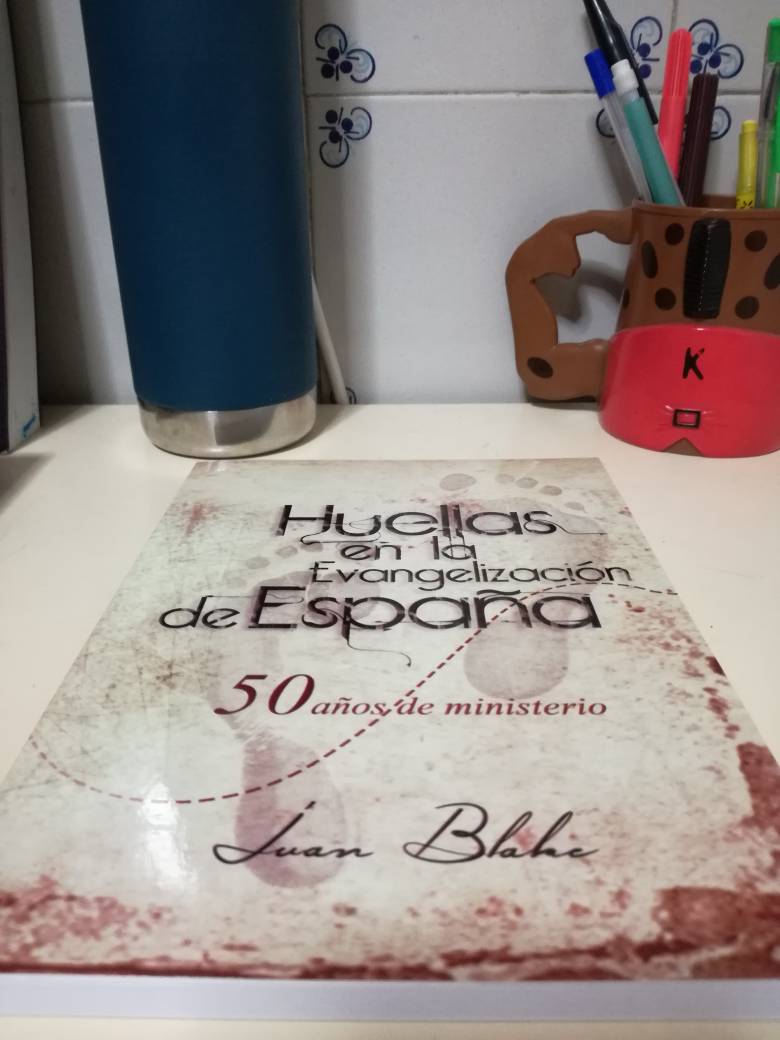 Avance_esp's tweet photo. One of the books we will be reading with Avance: A recently published memoir by Juan Blake. #AvanceESP #SEPAL #mission #misión https://t.co/6mGAmw1R6a