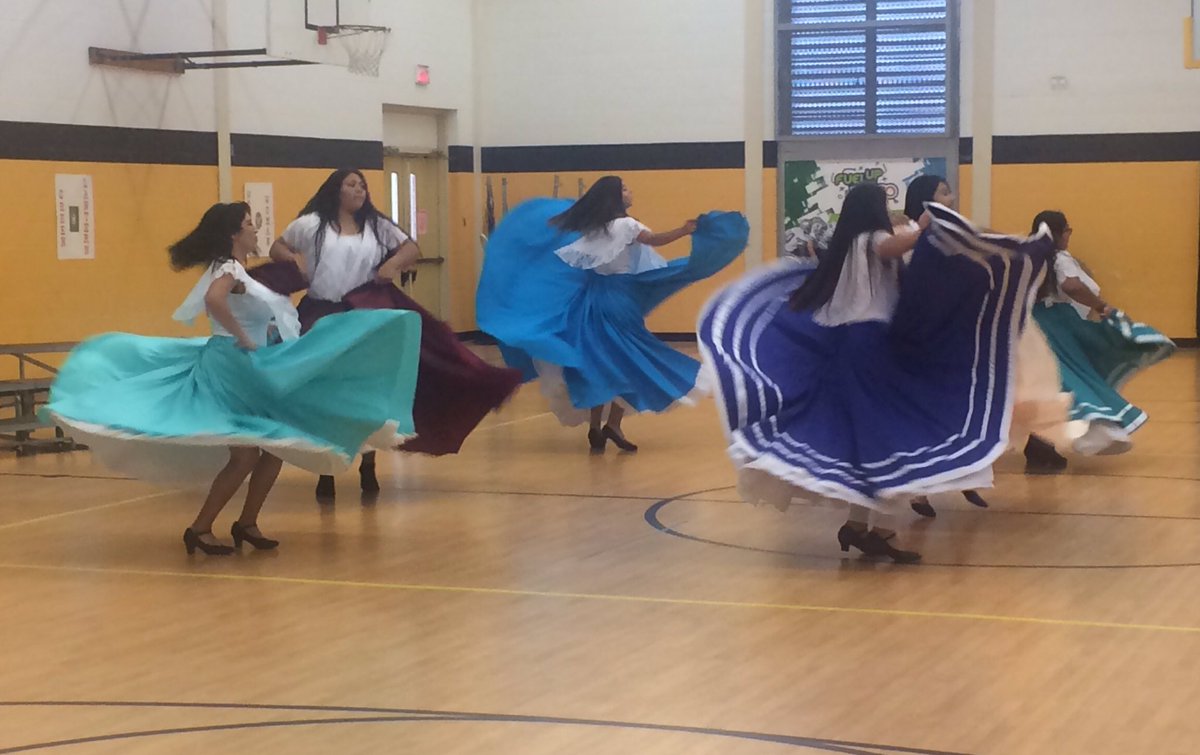 GISBuffaloes's tweet photo. We had a great time this morning celebrating Hispanic Heritage Month! #onlythebestGIS #gisdmakeanimpact https://t.co/cWbZL5dxMO