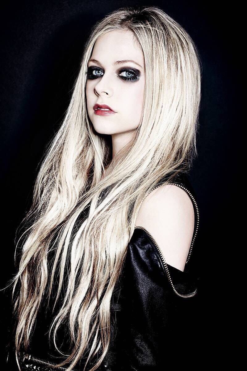 Avril Lavigne  Happy birthday  I love the music you make.

I love you.  