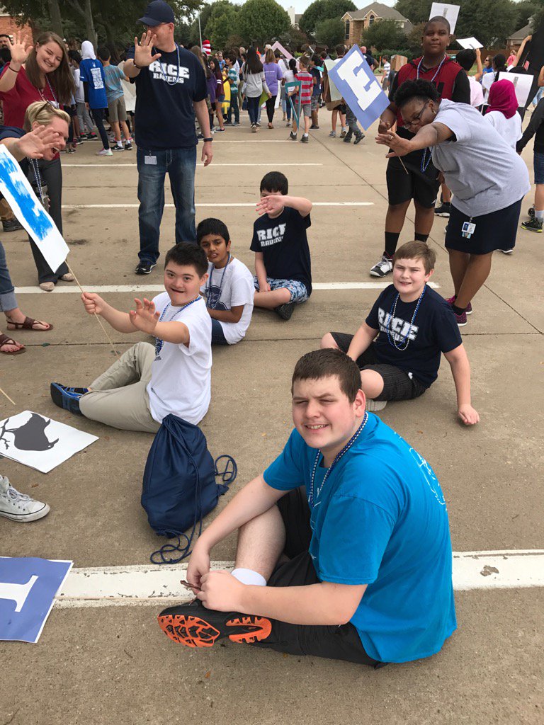 RMSCook's tweet photo. #wegotpep #bettertogether #riceravens @PWSHWolves @RiceMSRavens @RiceMsNipper @RiceMSHolliday https://t.co/68le2EJ2QV