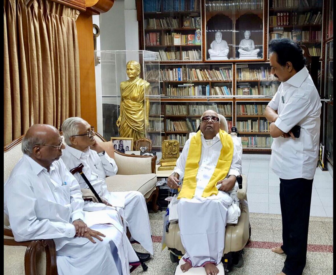 கோபாலபுரம் இல்லத்தில் தலைவர் கலைஞர் அவர்கள் தற்போது. 

- Admin
