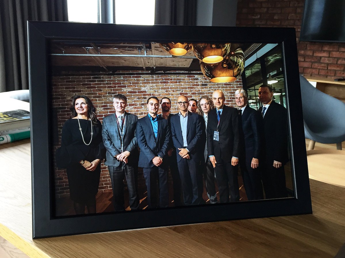 michalstencl's tweet image. Thank you @satyanadella for this lovely gift. It was pleasure to discuss the future of #mobility.#developmentkit #developers #Microsoft #SDK